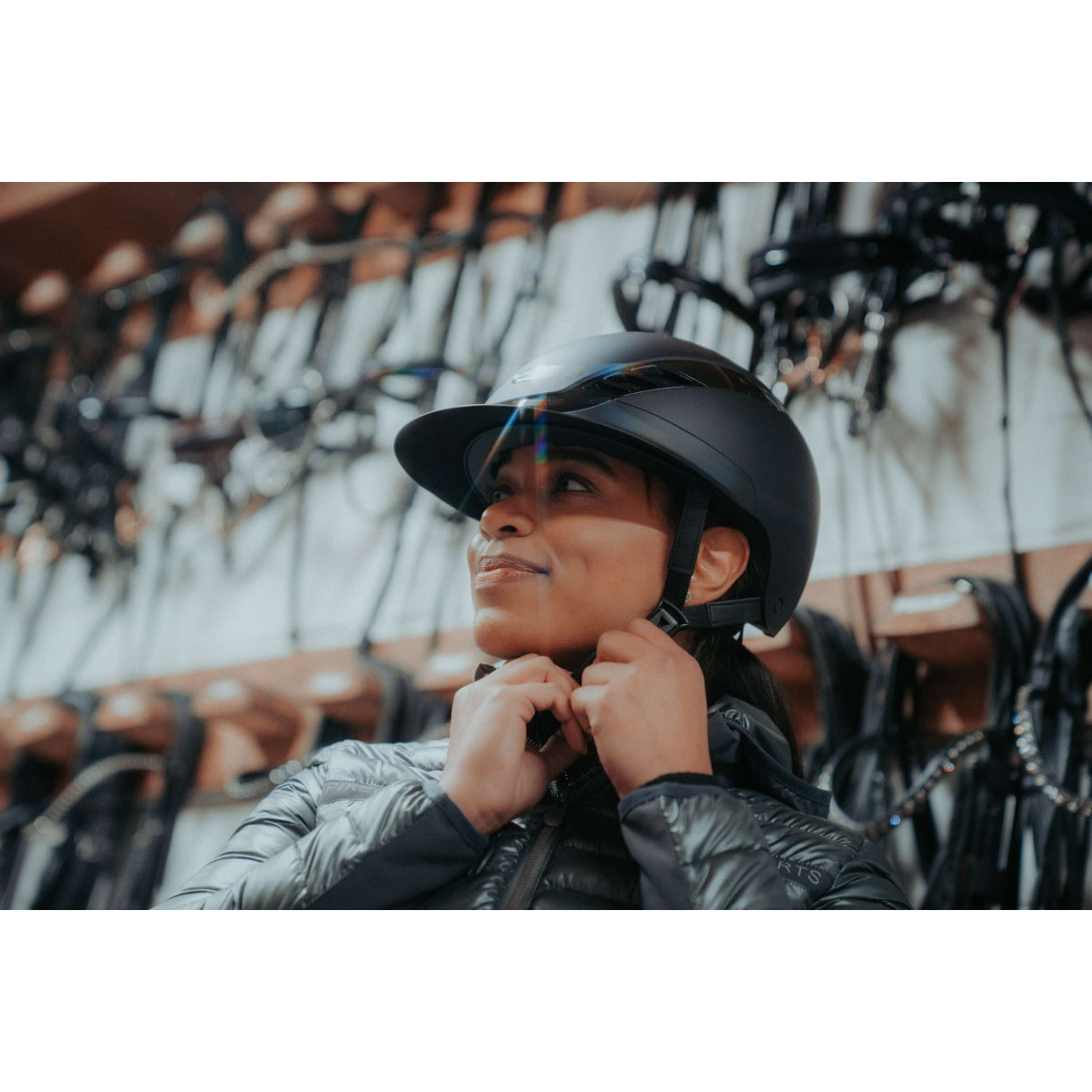 Pikeur Cap AirLuxe Pure Long Visor Black