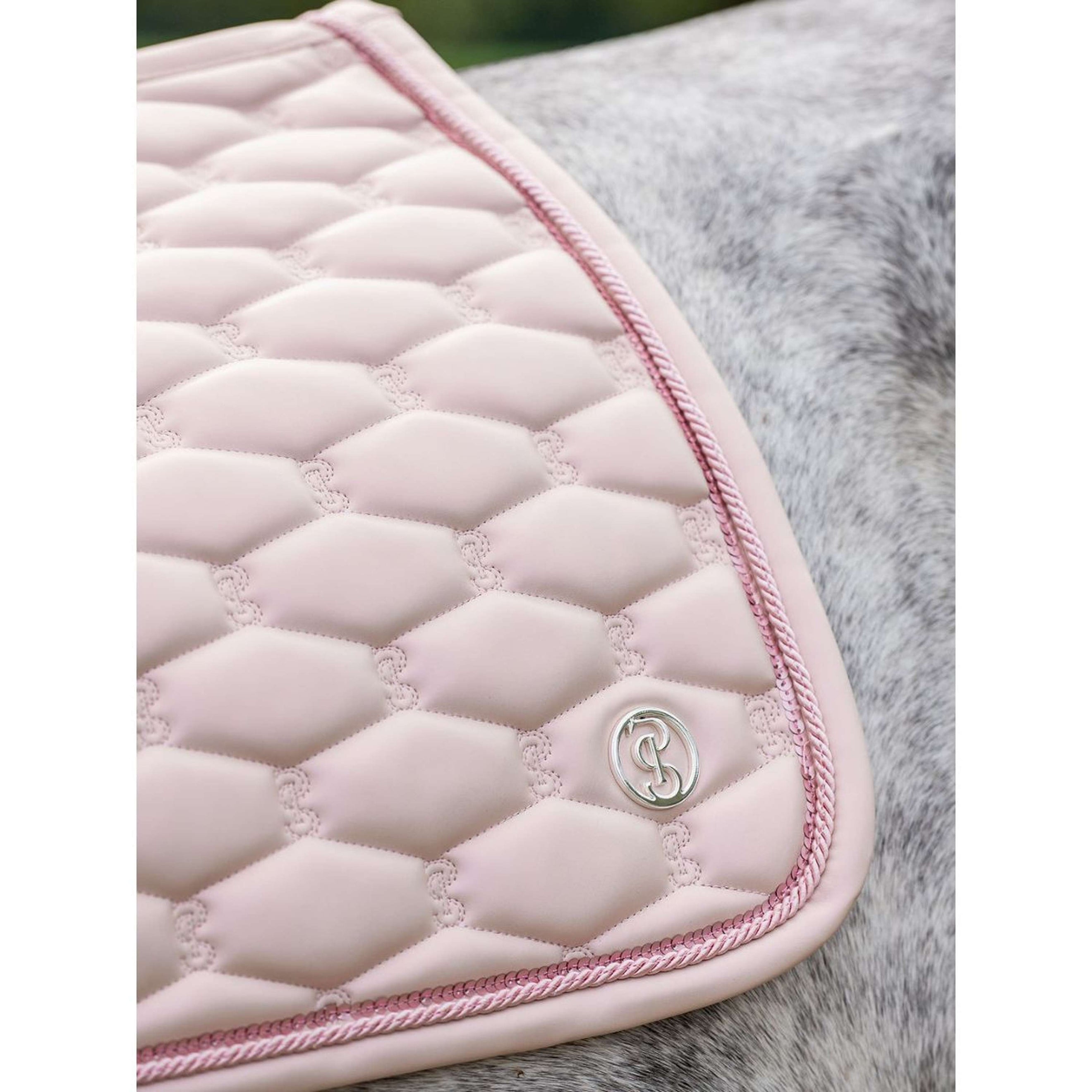 PS of Sweden Saddlepad Dazzling Metallic Jumping Marshmallow Pink PS of Sweden Saddlepad Dazzling Metallic Jumping Marshmallow Pink