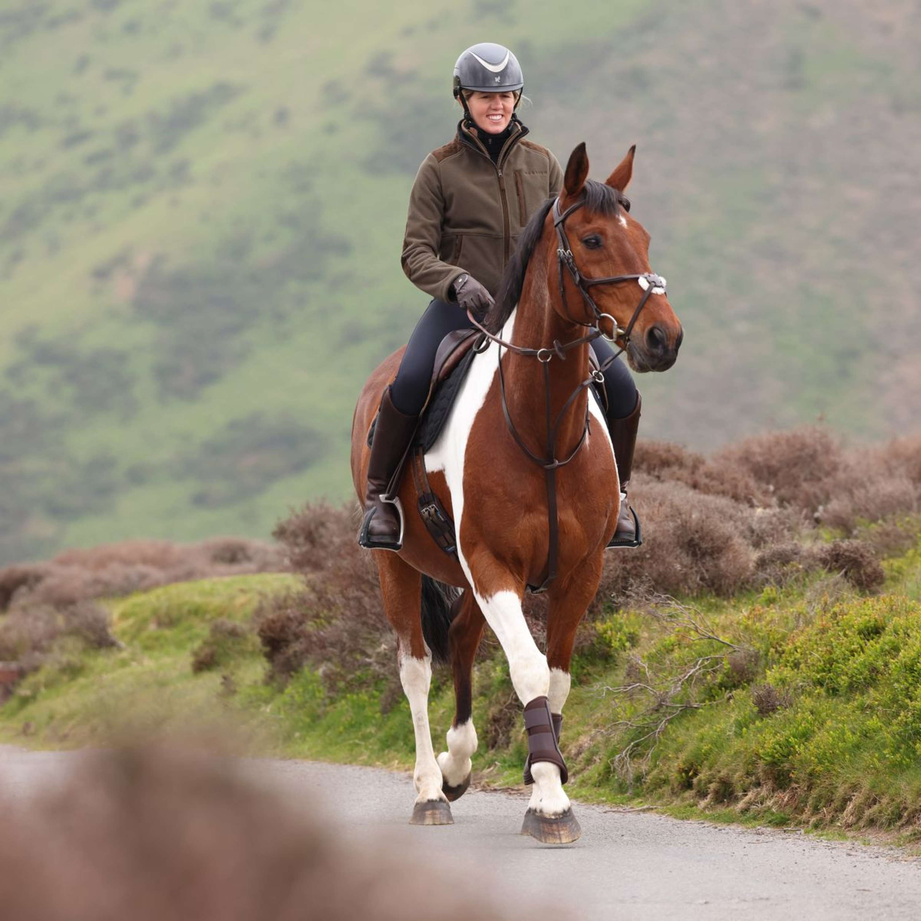 Aubrion by Shires Zip-Hoodie Heritage Fleece Dark Olive