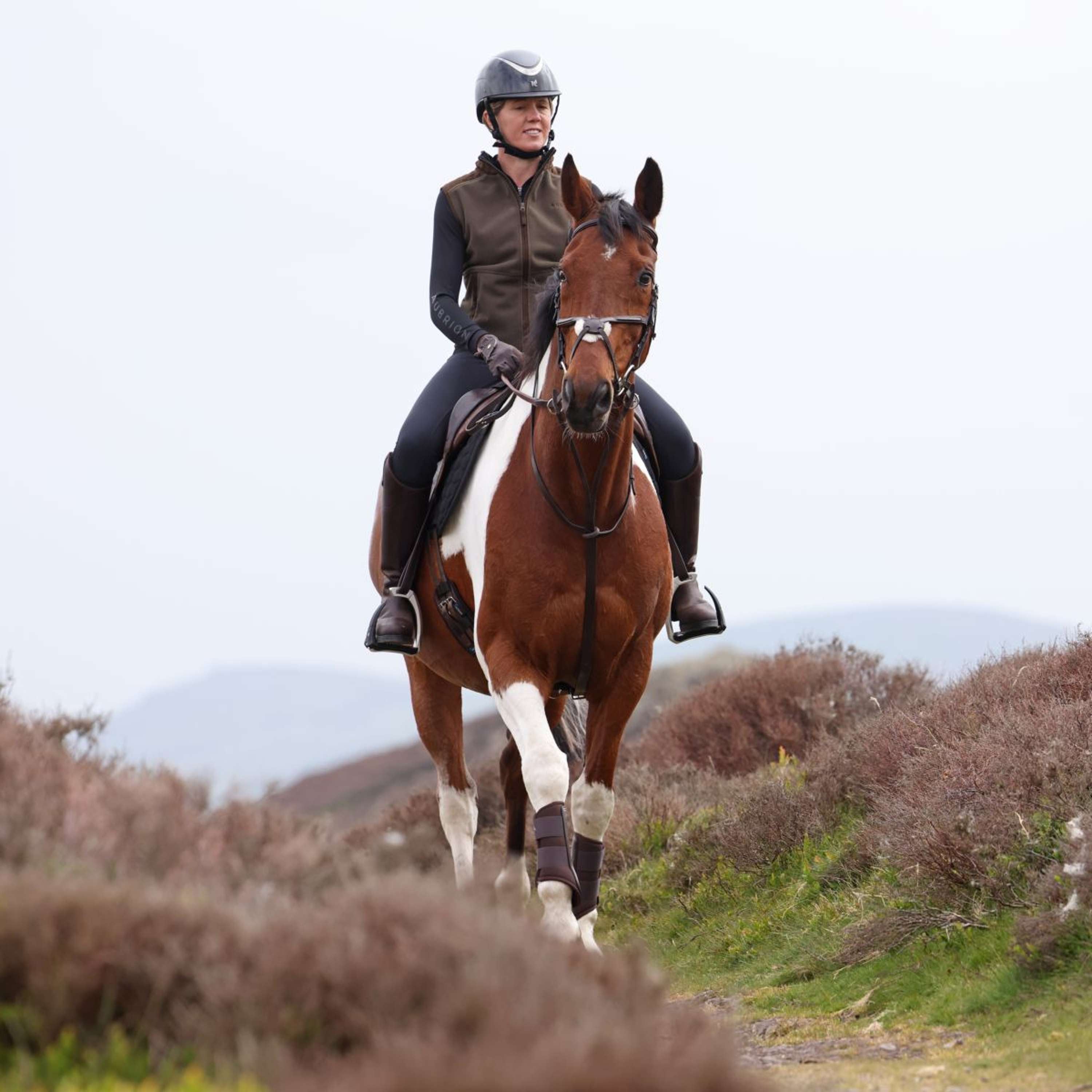 Aubrion by Shires Bodywarmer Heritage Fleece Dark Olive