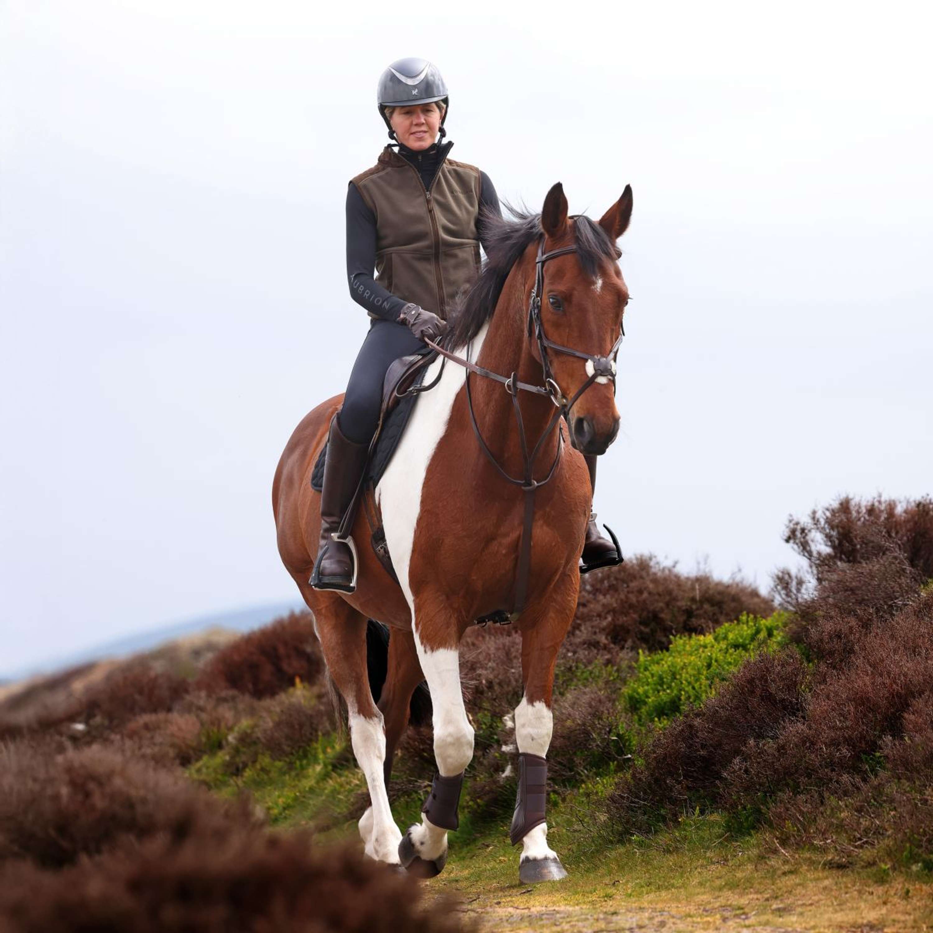 Aubrion by Shires Bodywarmer Heritage Fleece Dark Olive