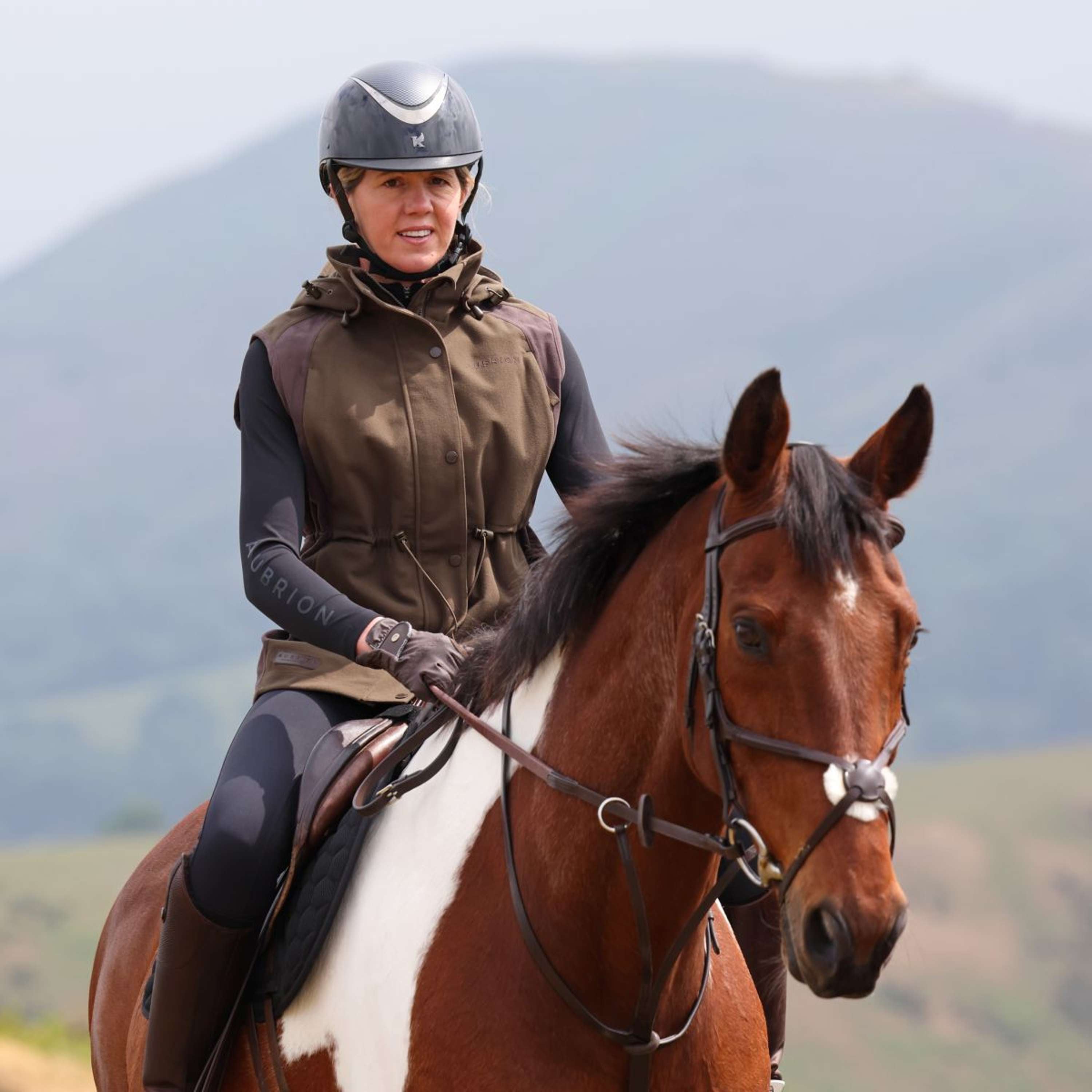 Aubrion by Shires Bodywarmer Heritage Dark Olive