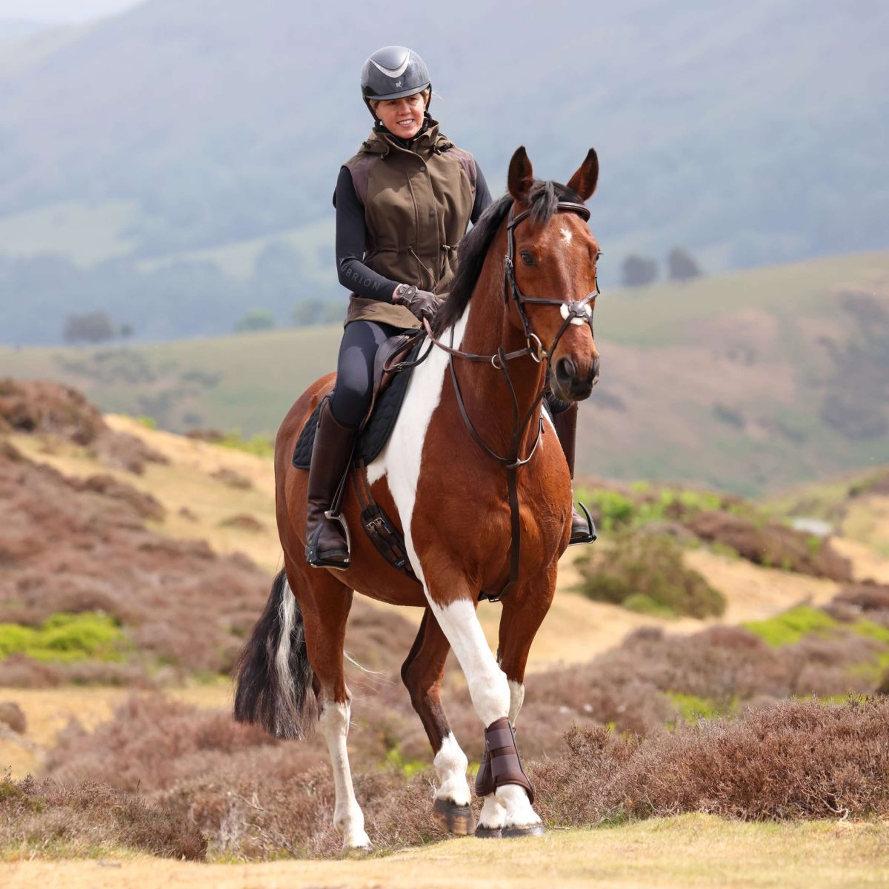 Aubrion by Shires Bodywarmer Heritage Dark Olive