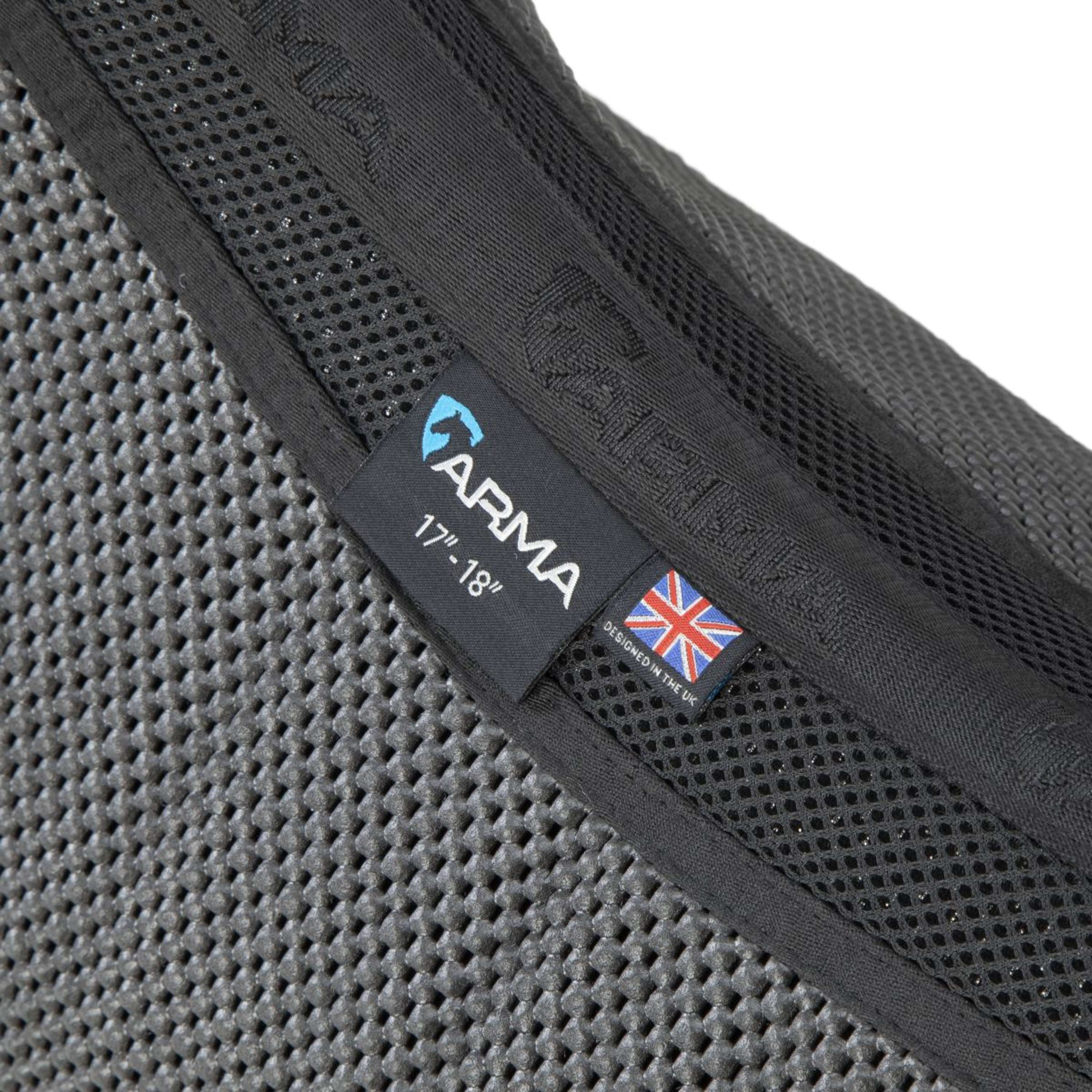 Arma by Shires Saddlepad Soft Grip Jumping Black