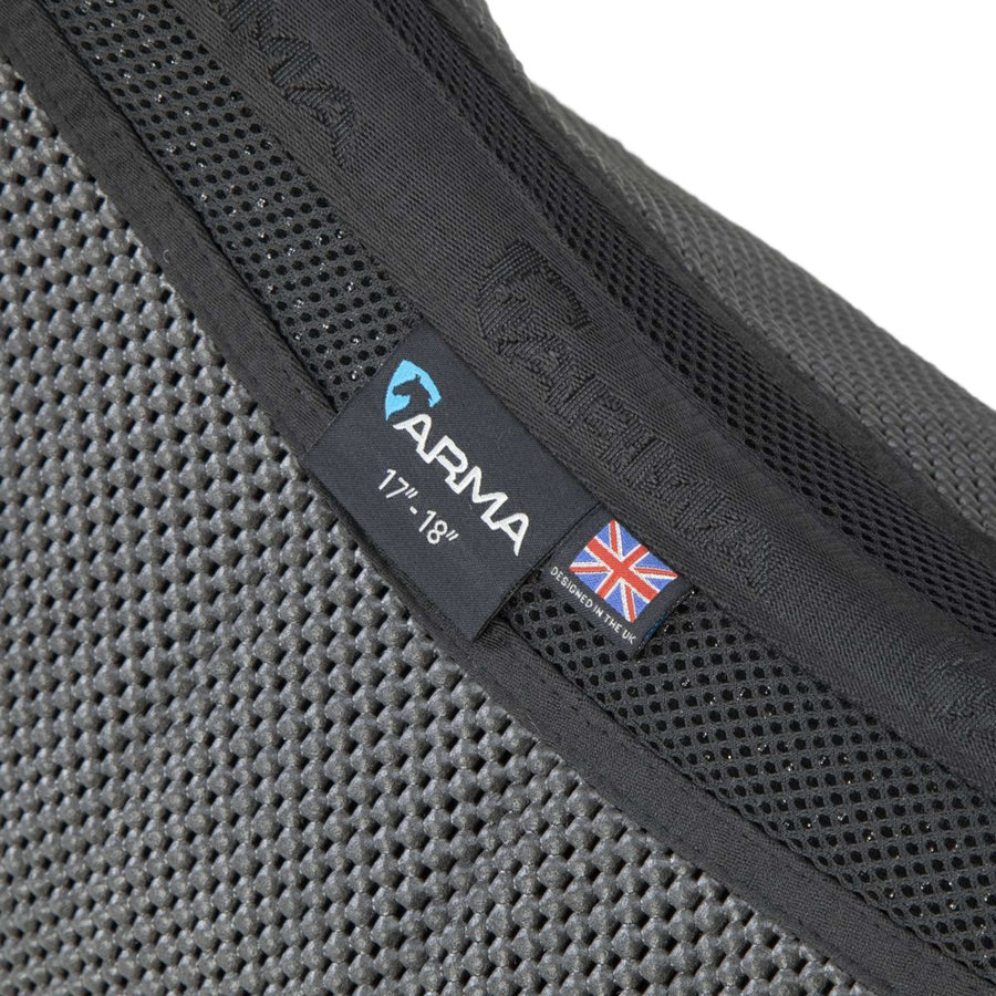 Arma by Shires Saddlepad Soft Grip Jumping Black