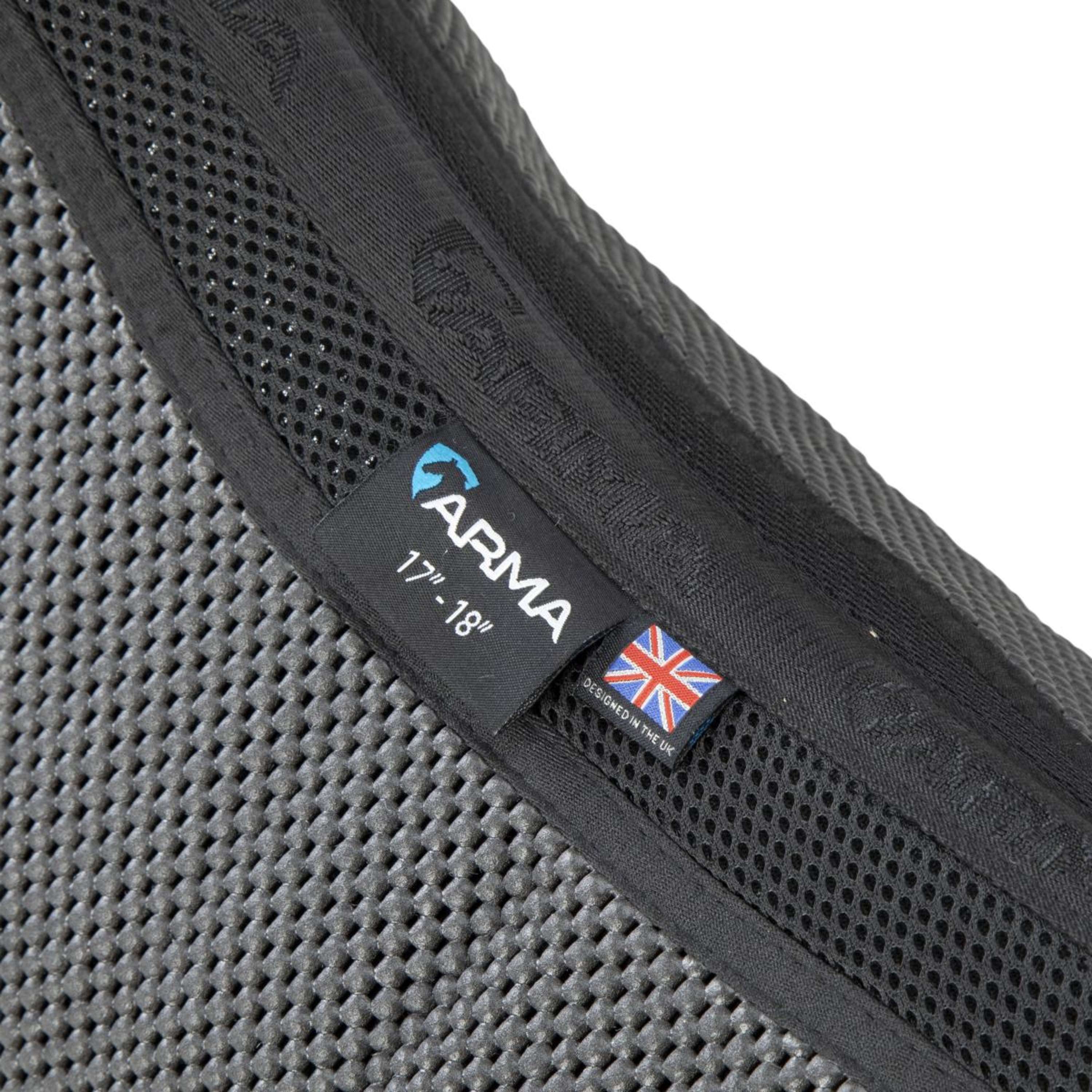 Arma by Shires Saddlepad Soft Grip Jumping Navy