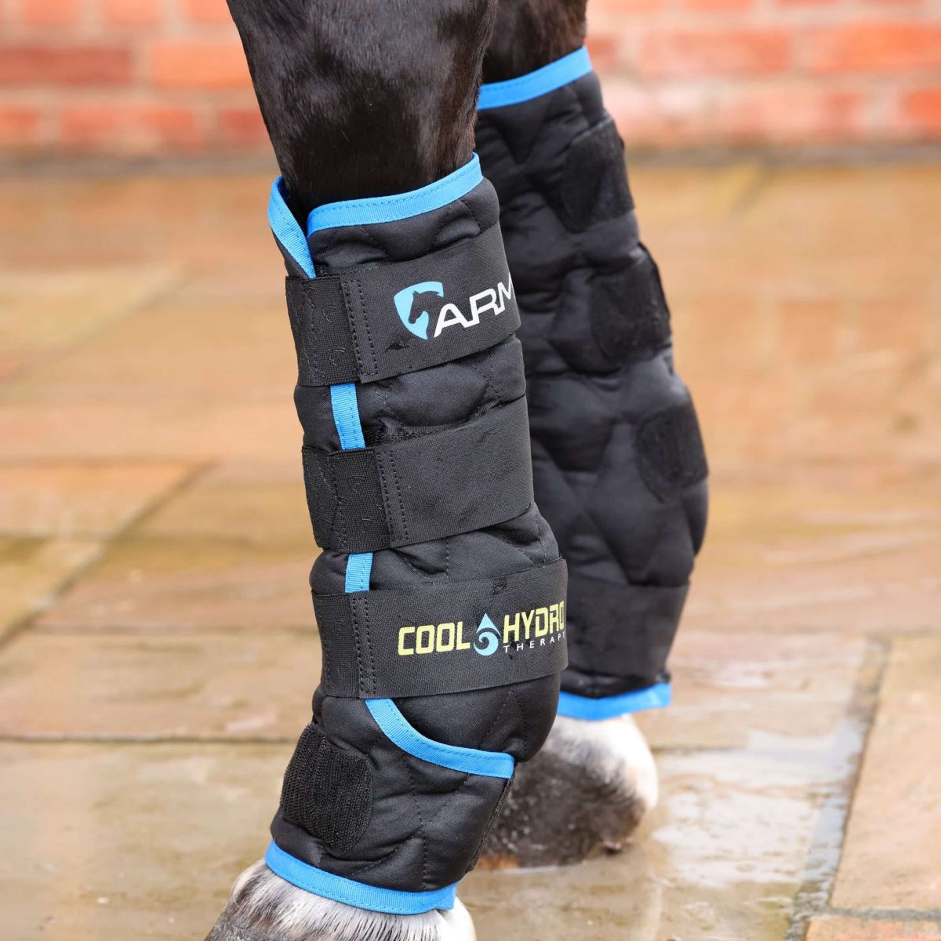 Arma by Shires Leg protection Cool Hydro Therapy Black