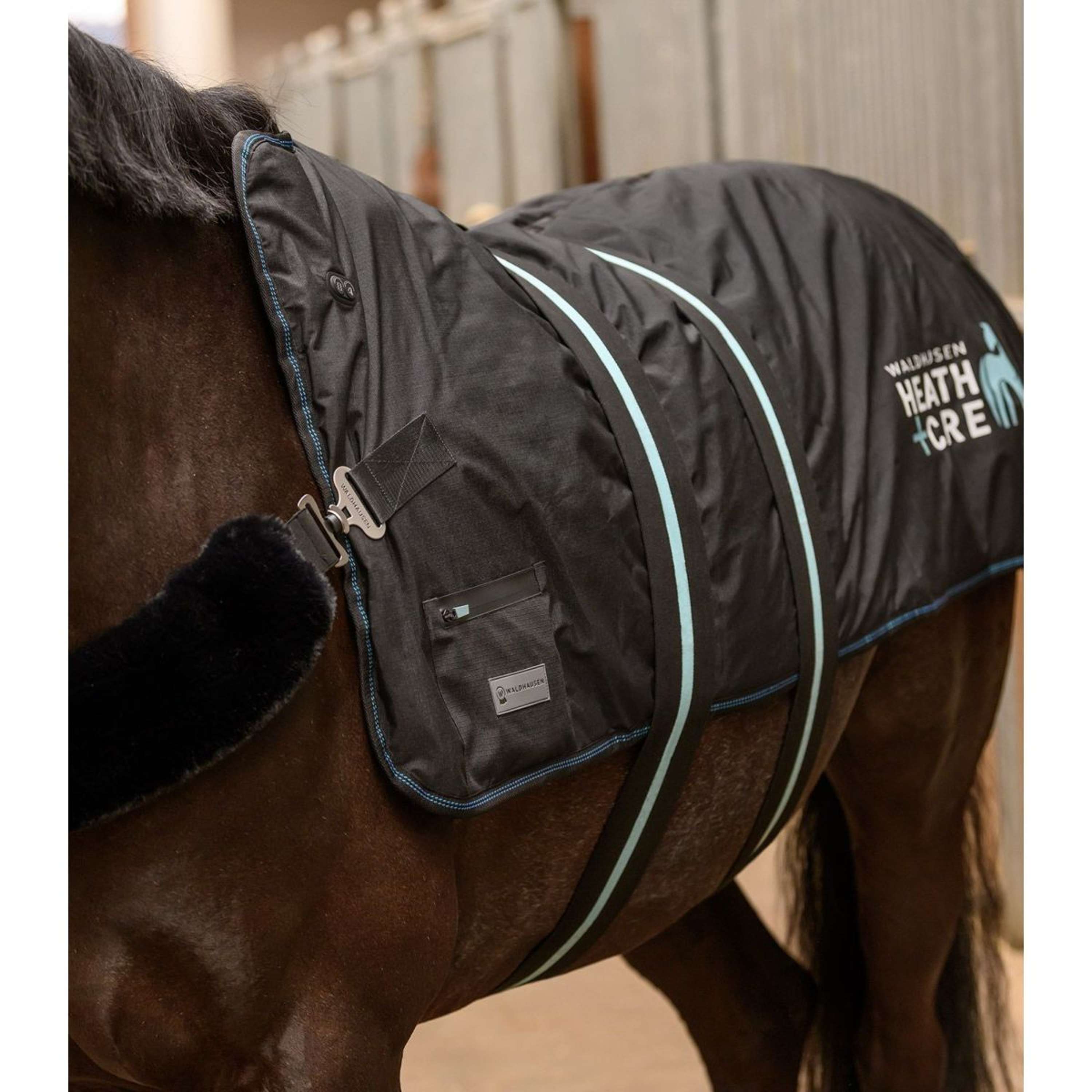 Waldhausen Heating and Massage Blanket TecSupreme Black