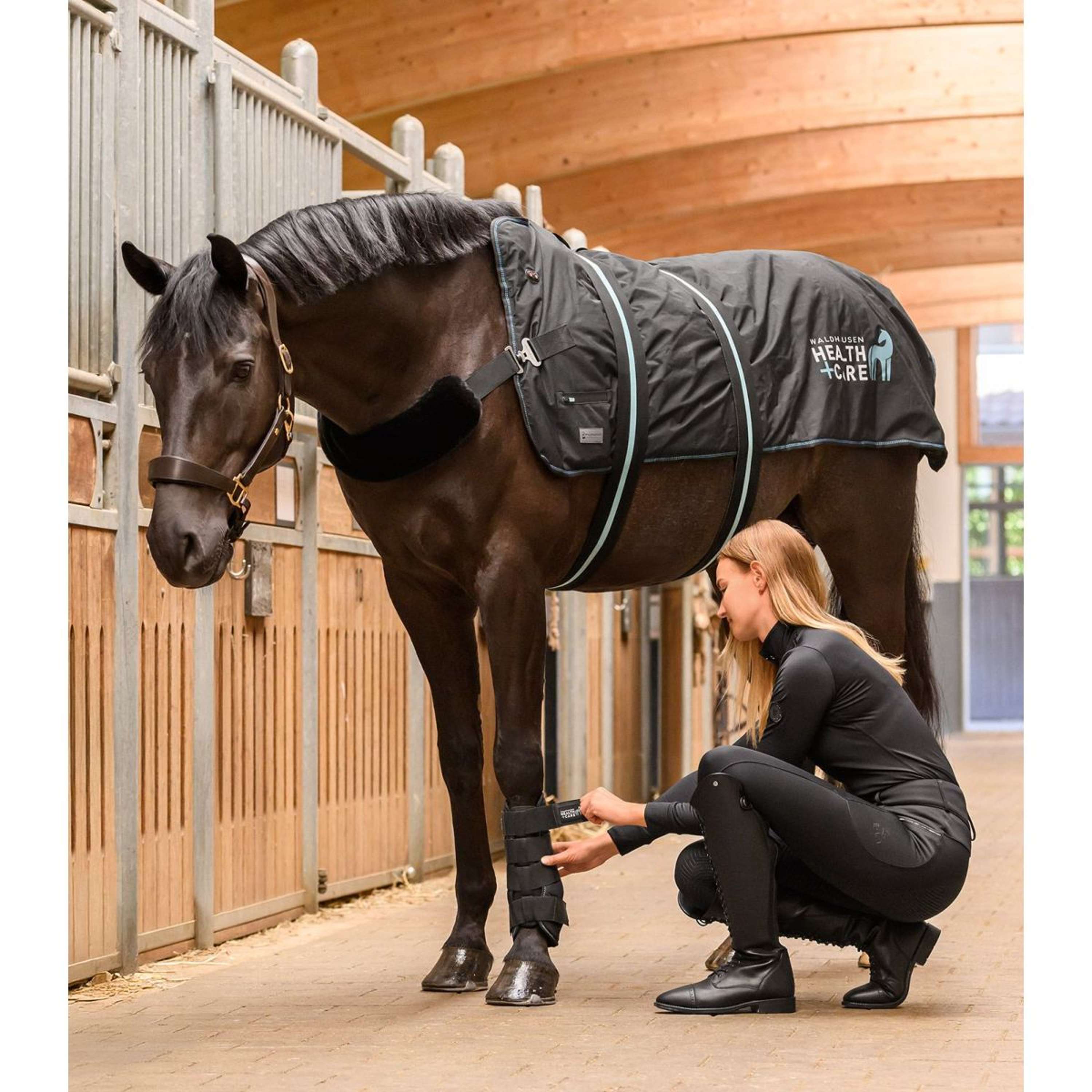 Waldhausen Heating and Massage Blanket TecSupreme Black