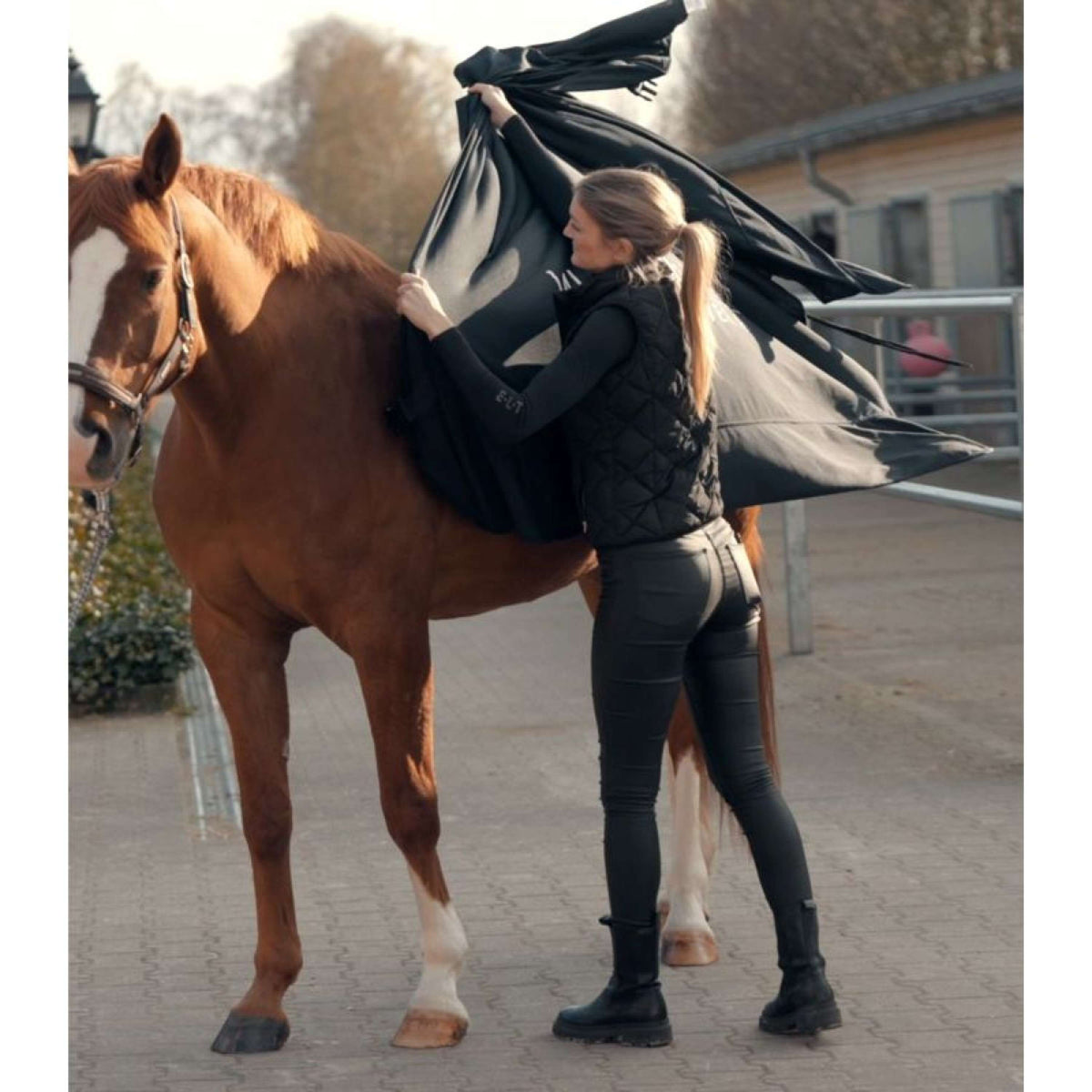 Waldhausen Health + Care Cooling Rug Ice Layer Night Blue