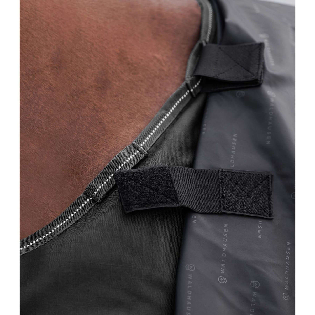 Waldhausen Neck Piece 600D 200g Black