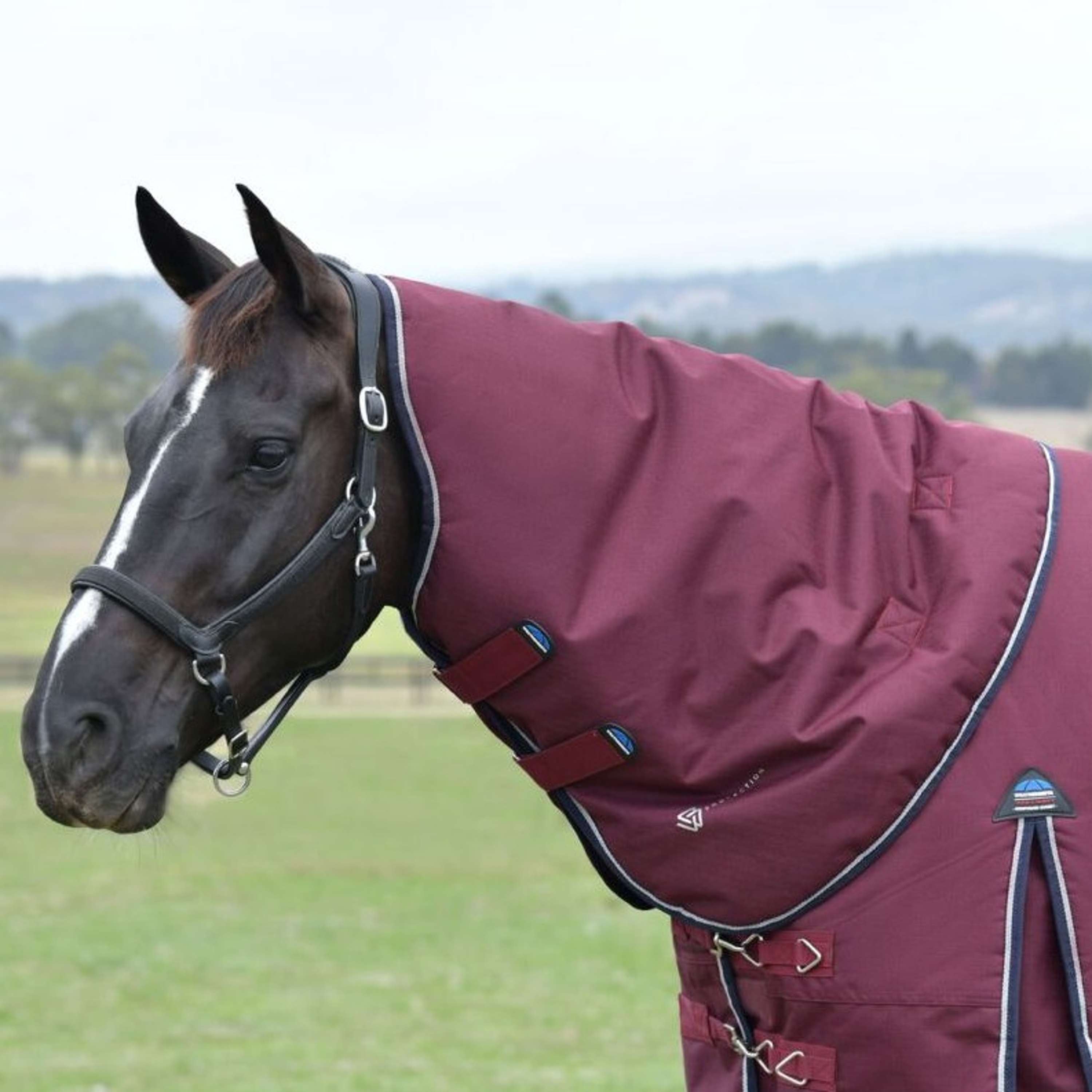 WeatherBeeta Neck Cover ComFiTec Essential Turnout 220g Burgundy/Navy