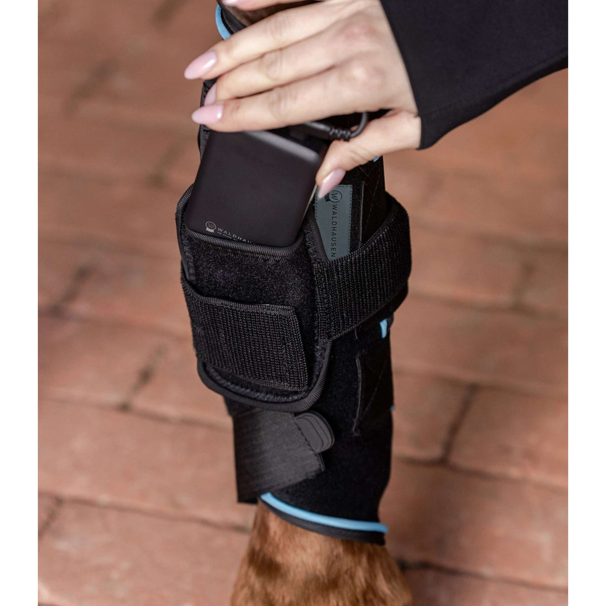 Waldhausen Health + Care Protector TecSupreme Cooling/Warming/Vibration Black